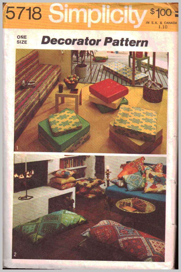 Simplicity 5718 Box Edge, Knife Edge, Box Edge Pillows Size One Uncut